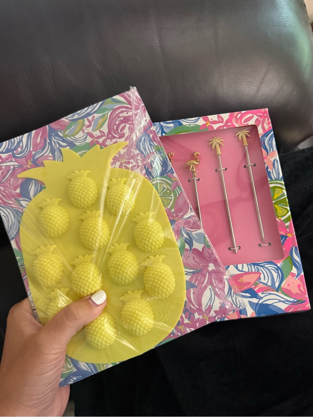 Lilly Pulitzer Yellow Pineapple Silicone Ice Cube Mold + Tropical App Picks